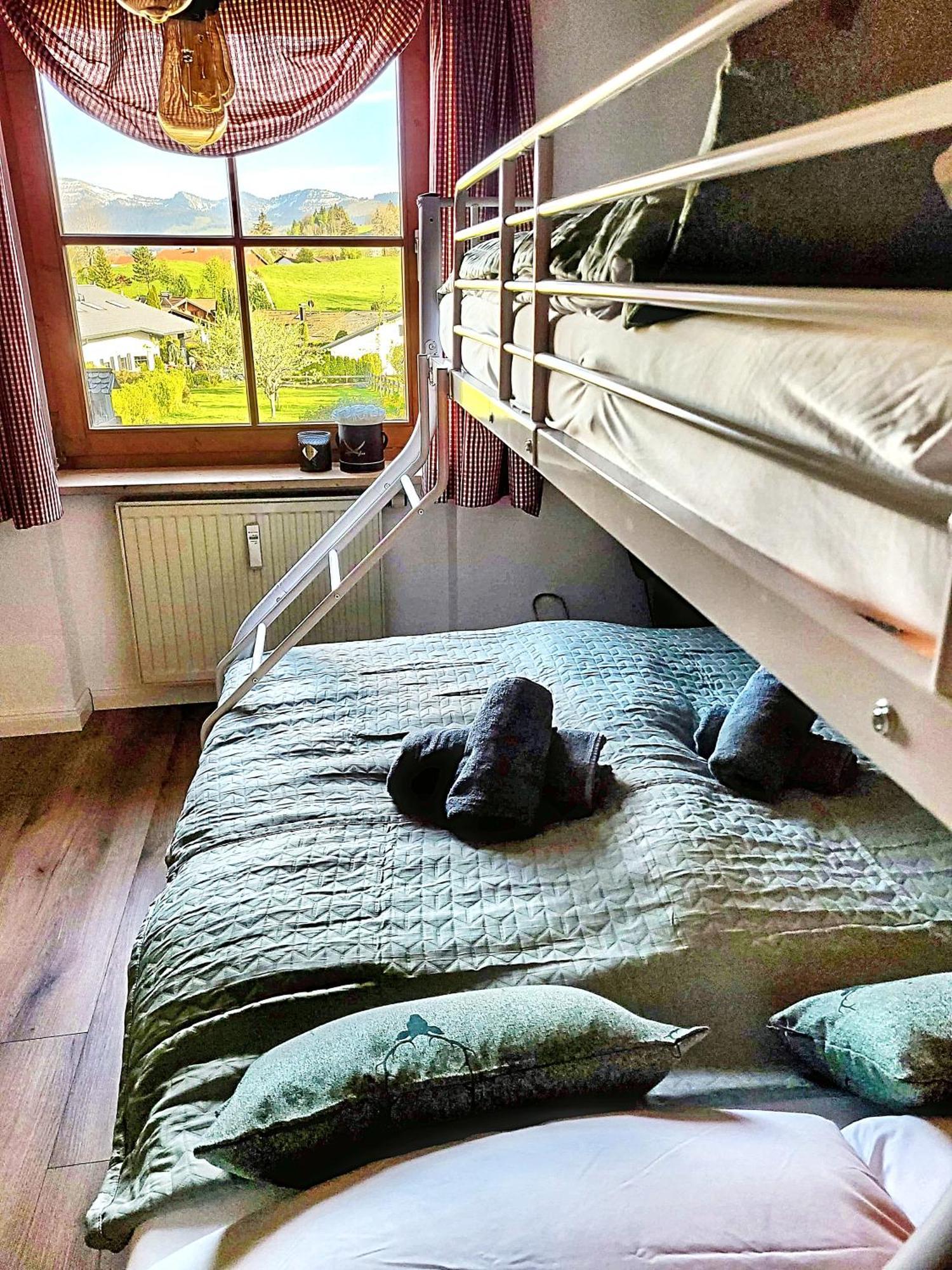 Lindners Hideaways - Bergnest Lodge - Bergblick Fewo 6 Pers Balkon Garten Hund Ski Unterkunft Luftkurort Oberreute Naehe Buchenegger Wasserfaelle Eistobel Bodensee Exterior photo